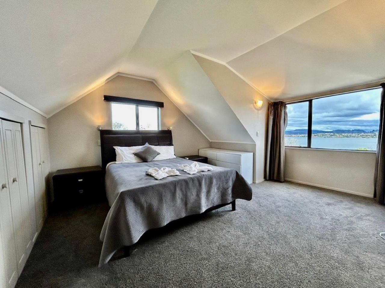 Premium Lake View Home Rotorua Luaran gambar